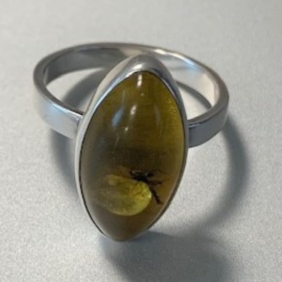 925 Sterling Silver Natural Marquise Shaped Baltic Amber Ring, with Inclusion, 7 - Picture 2 of 5
